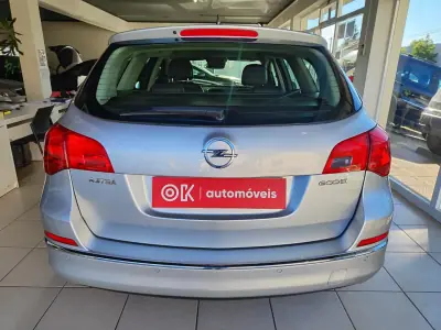 Opel Astra Sports Tourer 2015 - 8350 EUR, 208000 km - AUTO.MOTO.pt - 208000km - foto 9 de 33