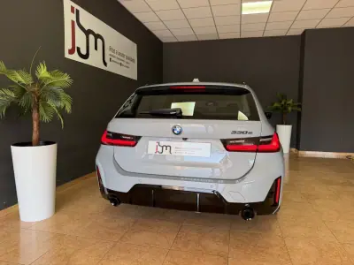 BMW 330e 2022 - 35990 EUR, 149874 km - foto 6 de 25