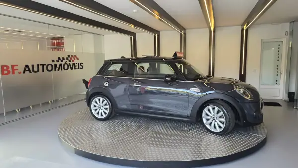 MINI Cooper 2019 - 25500 EUR, 96321 km - AUTO.MOTO.pt - 96321km - foto 7 de 53