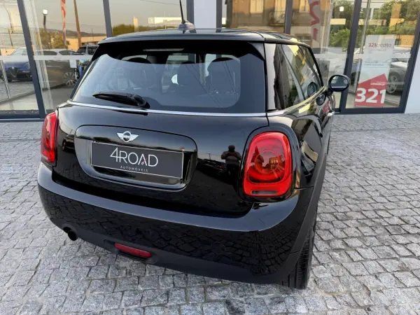 MINI One 2016 - 11900 EUR, 133000 km - AUTO.MOTO.pt - 133000km - foto 22 de 86