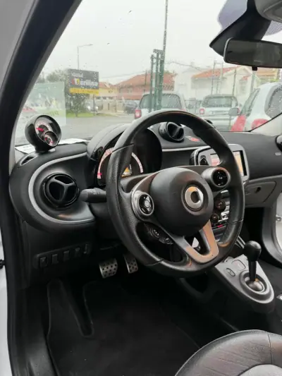 Smart ForFour 2018 - 13890 EUR, 89000 km - AUTO.MOTO.pt - 89000km - foto 3 de 7