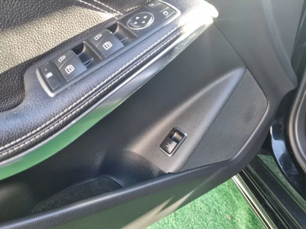 Mercedes-Benz CLA 220 2017 - 26900 EUR, 106416 km - AUTO.MOTO.pt - 106416km - foto 18 de 23