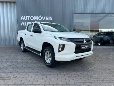 Mitsubishi L200 2022 - 31500 EUR, 143592 km - AUTO.MOTO.pt - 143592km - foto 3 de 17
