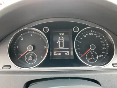 Volkswagen Passat Variant 2014 - 14500 EUR, 144381 km - AUTO.MOTO.pt - 144381km - foto 8 de 15