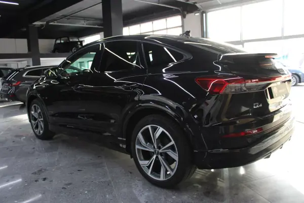 Audi Q4 Sportback e-tron 2022 — photo 2 of 29