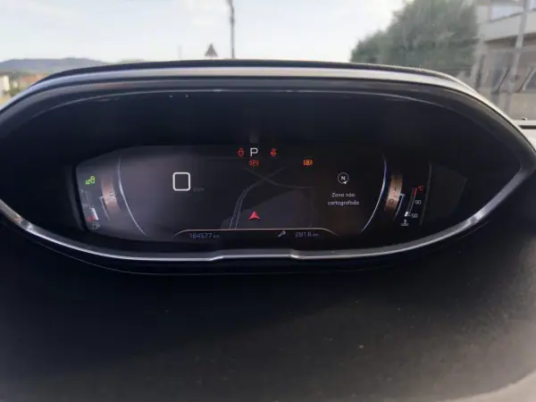 Peugeot 5008 2018 - 18990 EUR, 164000 km - AUTO.MOTO.pt - 164000km - foto 19 de 48