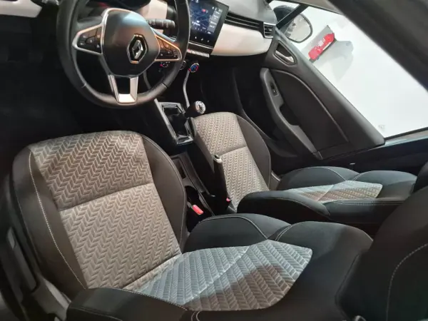 Renault Clio 2023 - 17500 EUR, 53777 km - AUTO.MOTO.pt - 53777km - foto 19 de 26