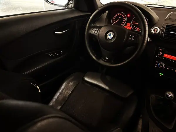 BMW 118 2008 - 14990 EUR, 191000 km - AUTO.MOTO.pt - 191000km - foto 39 de 41