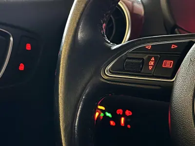 Audi A1 2011 - 9990 EUR, 218000 km - AUTO.MOTO.pt - 218000km - foto 25 de 34