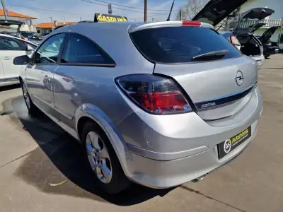 Opel Astra GTC 2006 - 6500 EUR, 175000 km - AUTO.MOTO.pt - 175000km - foto 6 de 9
