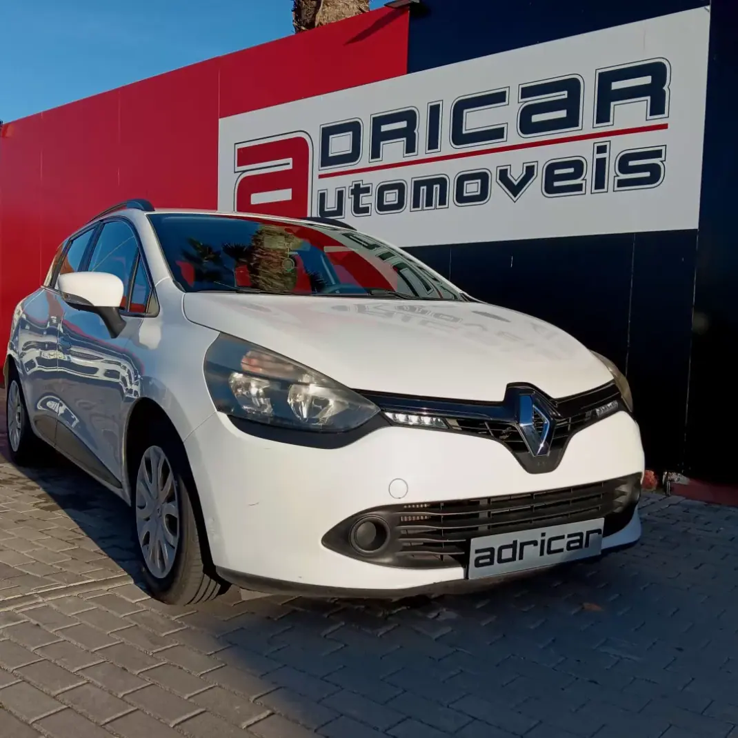 Renault Clio Sport Tourer 2015 - 9490 EUR, 163864 km - AUTO.MOTO.pt - 163864km - foto 3 de 8