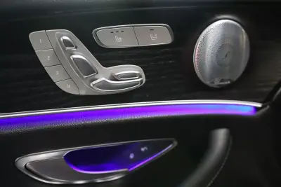 Mercedes-Benz E 220 2018 - 29900 EUR, 230000 km - AUTO.MOTO.pt - 230000km - foto 5 de 32