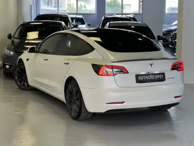 Tesla Model 3 2021 - 31990 EUR, 85000 km - AUTO.MOTO.pt - 85000km - foto 4 de 45