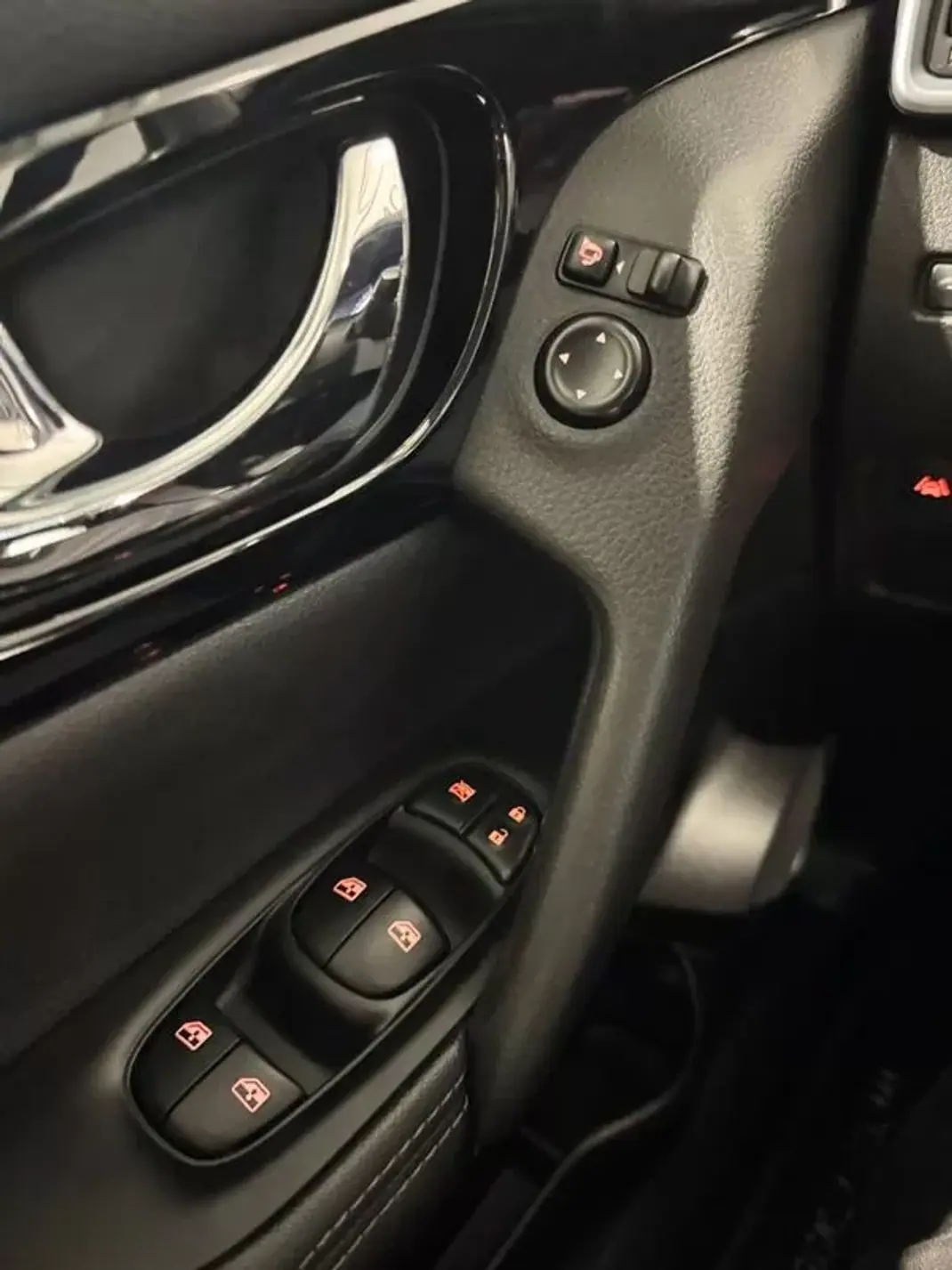 Nissan Qashqai 2019 - 18500 EUR, 131140 km - 131140km - foto 24 de 48