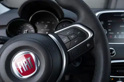 Fiat 500X 2023 - 17600 EUR, 8000 km - AUTO.MOTO.pt - 8000km - foto 22 de 24