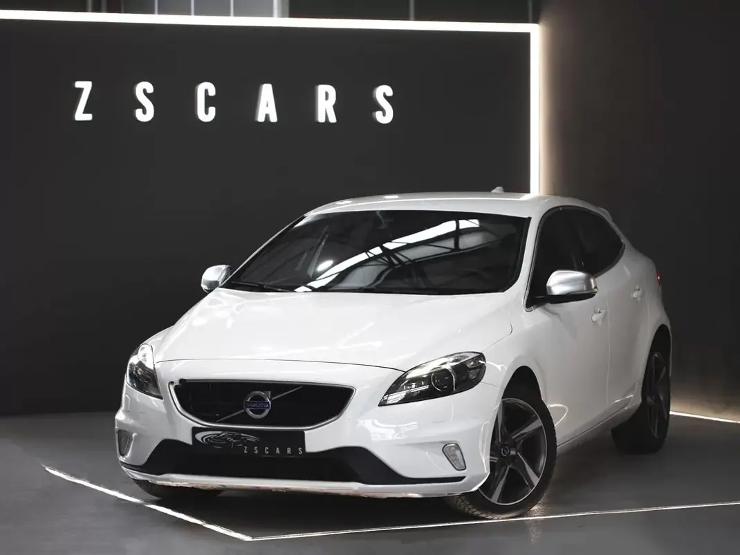 Volvo V40 2016 - 16990 EUR, 129000 km - AUTO.MOTO.pt - 129000km - foto 1 de 21