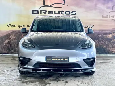 Tesla Model Y 2023 - 42900 EUR, 41470 km - AUTO.MOTO.pt - 41470km - foto 4 de 35