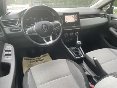 Renault Clio 2024 - 17490 EUR, 46000 km - AUTO.MOTO.pt - 46000km - foto 8 de 13