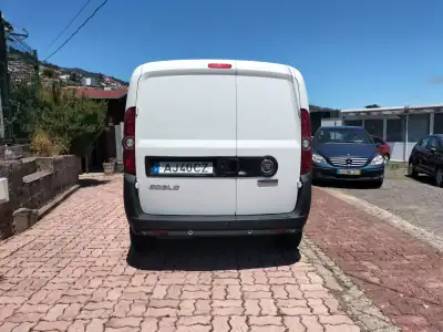 Fiat Doblo 2021 - 14950 EUR, 90000 km - AUTO.MOTO.pt - 90000km - foto 5 de 11