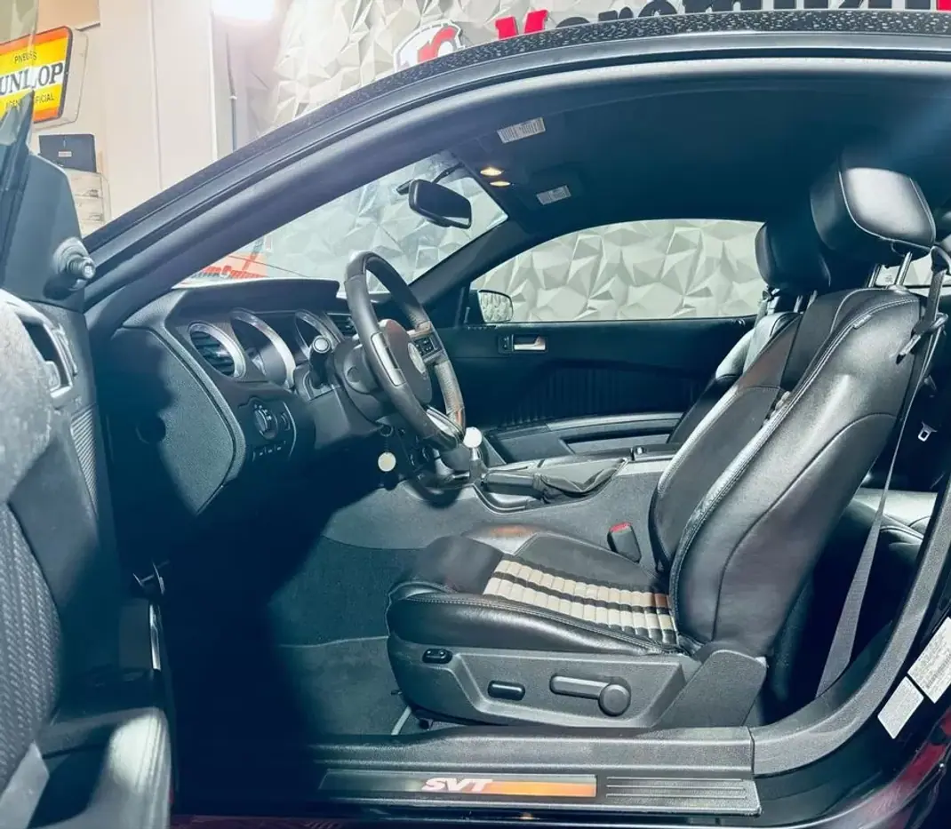 Shelby GT500 2010 - 89990 EUR, 76489 km - AUTO.MOTO.pt - 76489km - foto 23 de 47