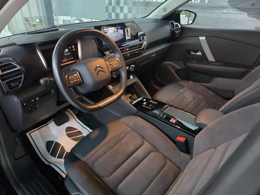 Citroën e-C4 2025 - 24990 EUR, 9485 km - 9485km - foto 6 de 13