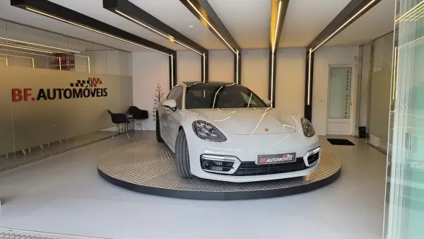 Porsche Panamera Sport Turismo 2024 - 119900 EUR, 45564 km - AUTO.MOTO.pt - 45564km - foto 10 de 63