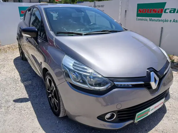 Renault Clio 2014 - 8950 EUR, 137482 km - AUTO.MOTO.pt - 137482km - foto 5 de 26