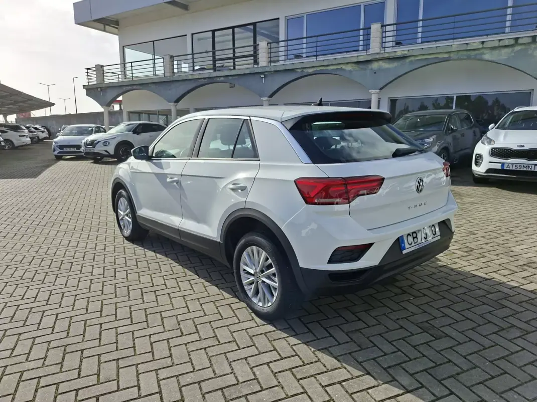 Volkswagen T-Roc 2020 - 19850 EUR, 109200 km - AUTO.MOTO.pt - 109200km - foto 8 de 25