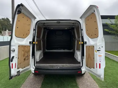 Ford Transit 2020 - 16900 EUR, 200000 km - AUTO.MOTO.pt - 200000km - foto 13 de 37