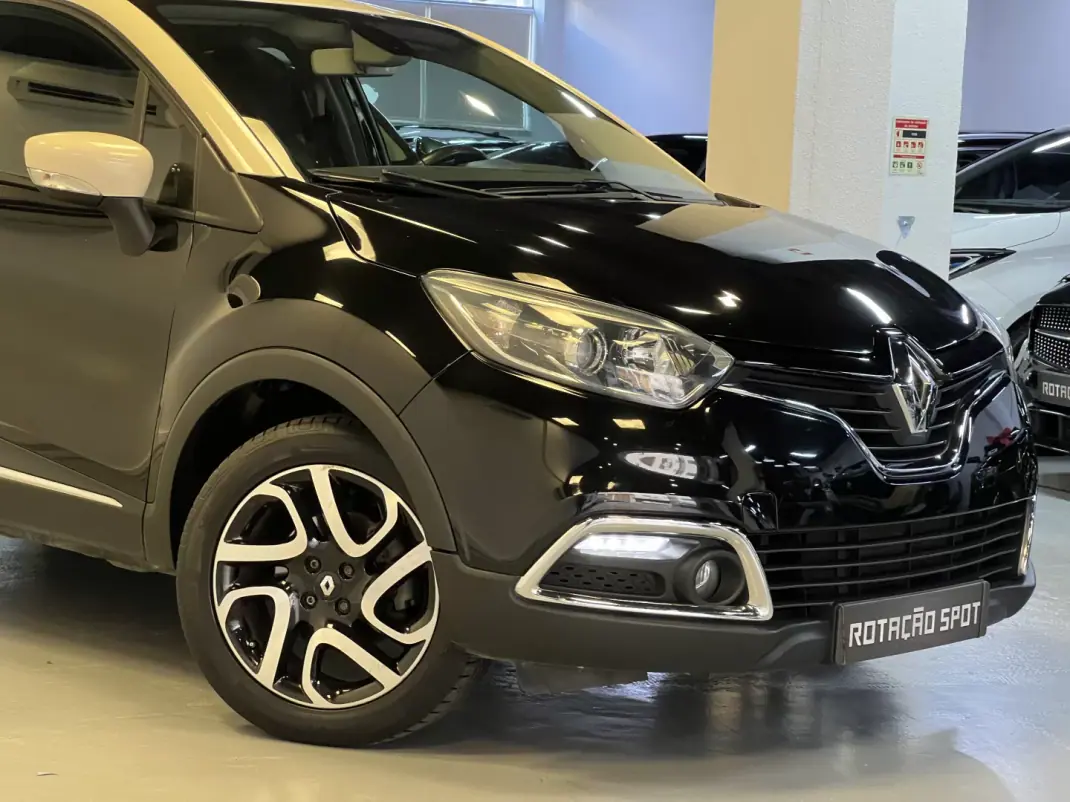 Renault Captur 2015 - 10990 EUR, 150000 km - 150000km - foto 25 de 36