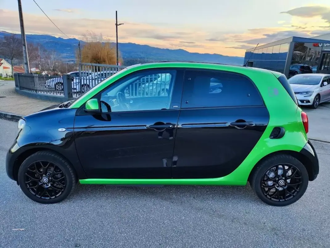 Smart ForFour 2017 - 13500 EUR, 44000 km - AUTO.MOTO.pt - 44000km - foto 21 de 46
