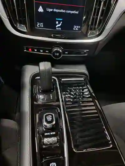 Volvo V60 2021 - 25900 EUR, 102259 km - AUTO.MOTO.pt - 102259km - foto 13 de 15