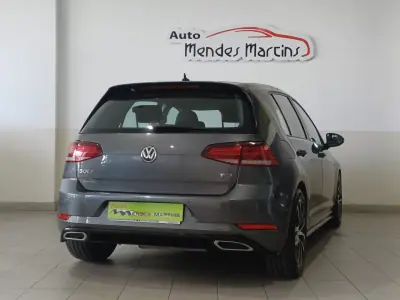 Volkswagen Golf 2017 - 18900 EUR, 140802 km - AUTO.MOTO.pt - 140802km - foto 4 de 12