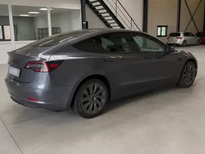 Tesla Model 3 2022 - 26900 EUR, 99326 km - AUTO.MOTO.pt - 99326km - foto 2 de 10