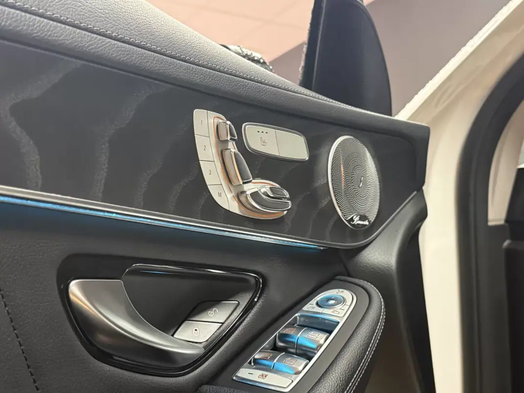 Mercedes-Benz GLC 350 2018 - 35990 EUR, 125987 km - AUTO.MOTO.pt - 125987km - foto 20 de 22