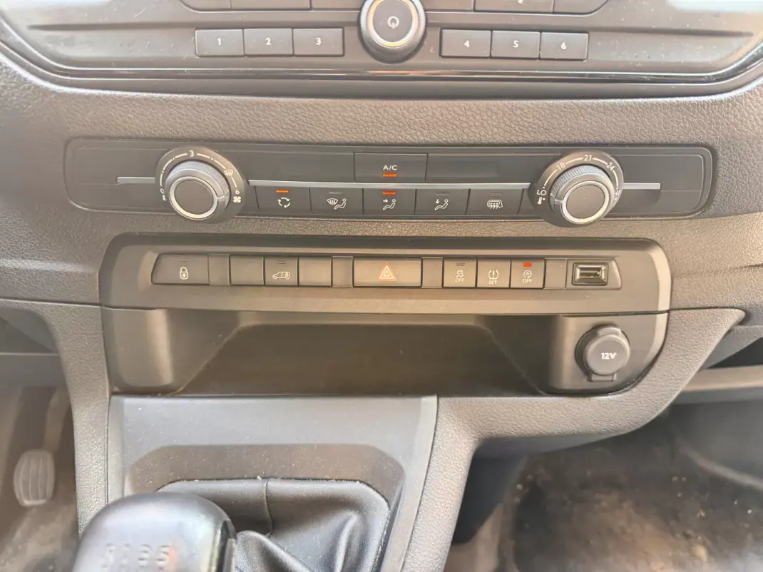 Peugeot Expert 2024 - 22500 EUR, 83188 km - 83188km - foto 16 de 19