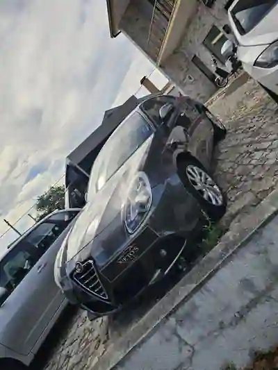 Alfa Romeo Giulietta 2013 - 8999 EUR, 259000 km - foto 3 de 12