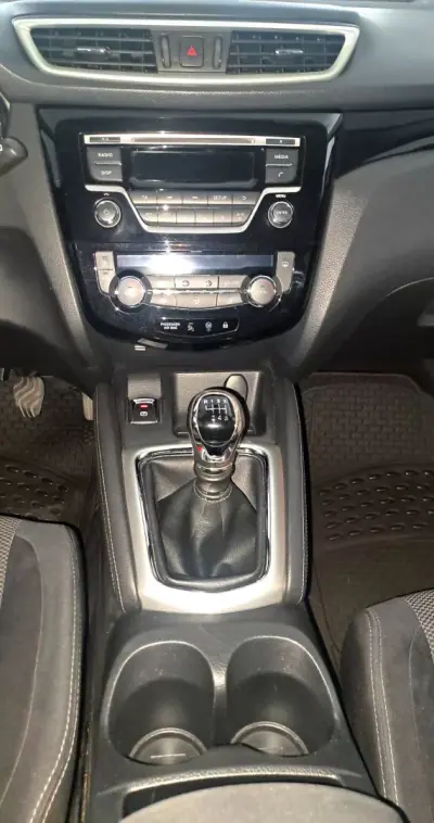 Nissan Qashqai 2015 - 12990 EUR, 104000 km - 104000km - foto 13 de 22
