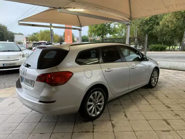 Opel Astra Sports Tourer 2012 - 6750 EUR, 274002 km - AUTO.MOTO.pt - 274002km - foto 5 de 21