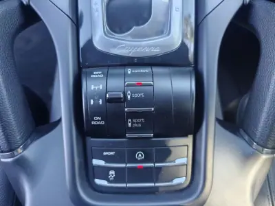 Porsche Cayenne 2016 - 42499 EUR, 199000 km - 199000km - foto 40 de 41