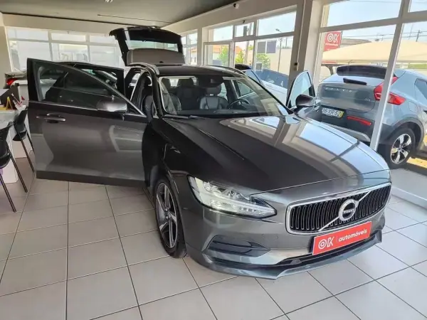 Volvo V90 2018 - 20990 EUR, 188000 km - AUTO.MOTO.pt - 188000km - foto 17 de 35