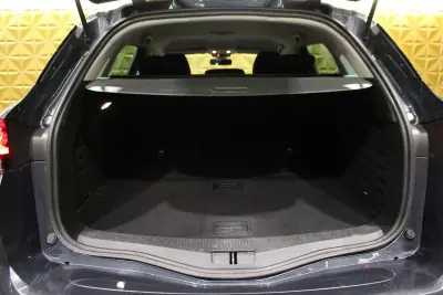 Renault Mégane Sport Tourer 2022 - 16250 EUR, 167000 km - AUTO.MOTO.pt - 167000km - foto 23 de 32