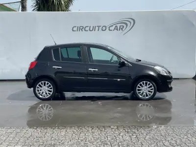 Renault Clio 2008 - 3500 EUR, 376787 km - AUTO.MOTO.pt - 376787km - foto 7 de 21