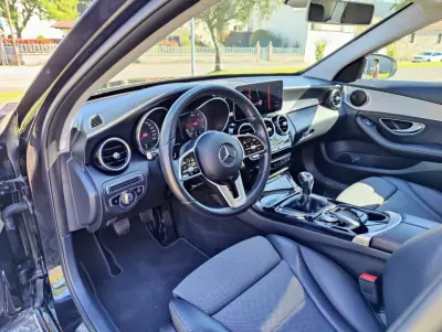 Mercedes-Benz C 180 2019 - 22950 EUR, 142123 km - AUTO.MOTO.pt - 142123km - foto 7 de 11