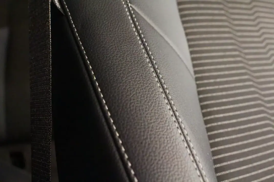 Mercedes-Benz CLA 250 2022 - 28900 EUR, 99000 km - AUTO.MOTO.pt - 99000km - foto 14 de 32