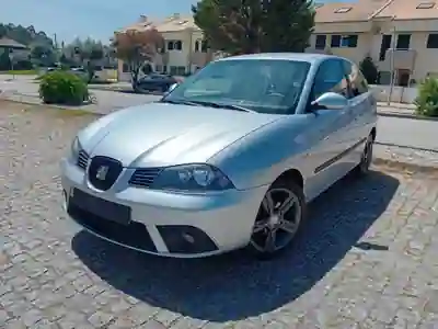 SEAT Ibiza 2008 - 3750 EUR, 189000 km - AUTO.MOTO.pt - 189000km - foto 2 de 12