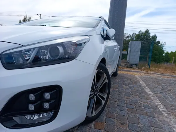Kia Ceed SW 2016 - 11990 EUR, 86000 km - AUTO.MOTO.pt - 86000km - foto 2 de 8