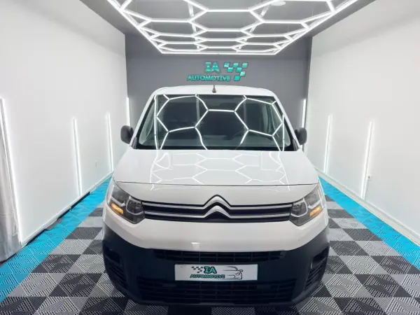 Citroën 2019 - 11000 EUR, 128000 km - AUTO.MOTO.pt - 128000km - foto 2 de 17