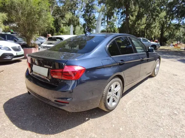 BMW 320 2017 - 20900 EUR, 245211 km - AUTO.MOTO.pt - 245211km - foto 5 de 13