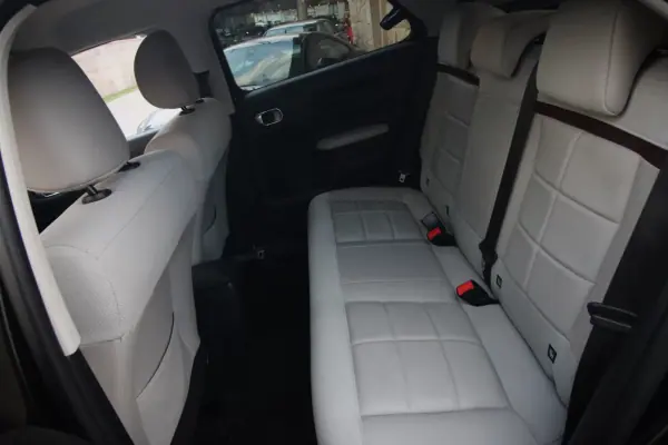 Citroën C4 Cactus 2018 - 13990 EUR, 113200 km - AUTO.MOTO.pt - 113200km - foto 11 de 30